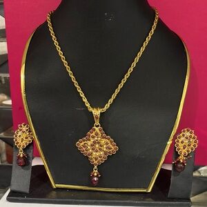 Elegant Gold and Red Jewelry Set